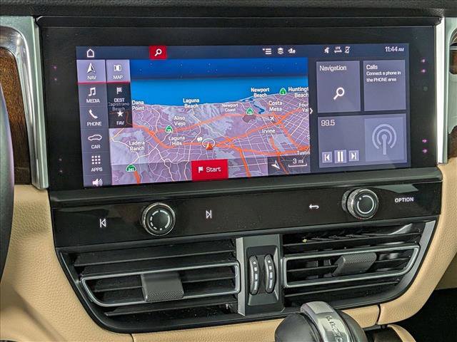 Certified 2023 Porsche Macan image 18