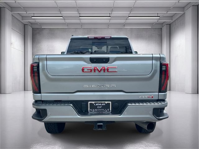 Used 2024 GMC Sierra 2500 AT4 w/ Technology Package AWD/4WD image 4