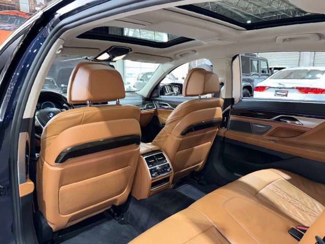 Used 2016 BMW 750i xDrive AWD/4WD image 12