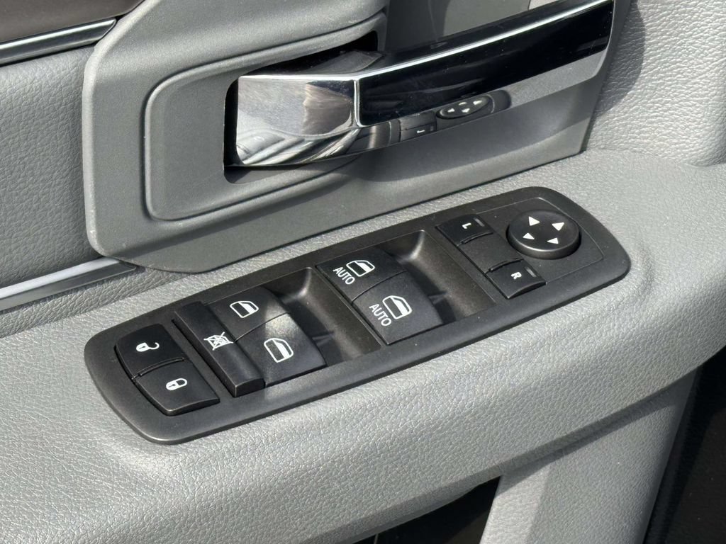 Used 2020 RAM 1500 Warlock AWD/4WD image 26