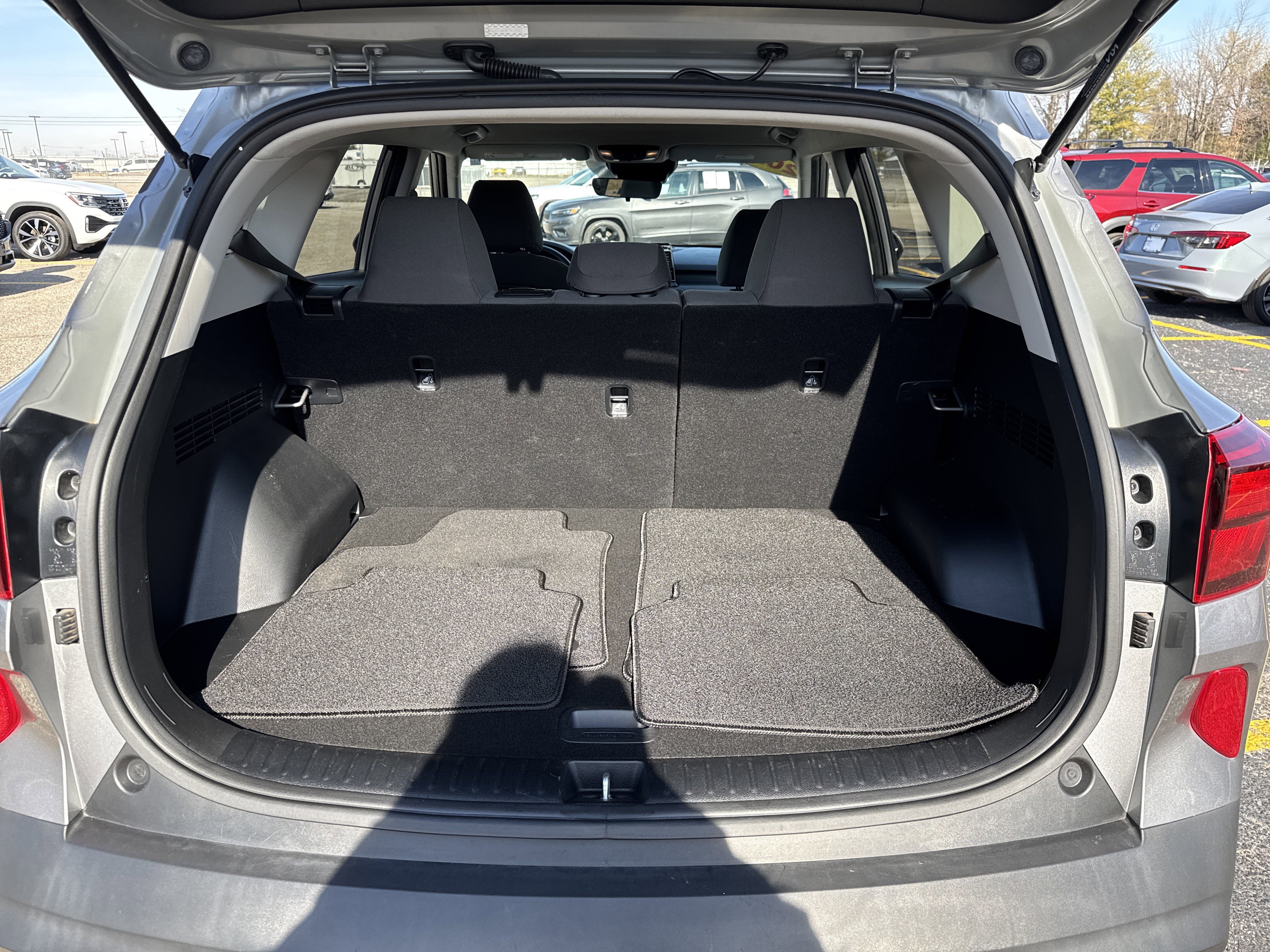 Used 2023 Kia Seltos LX image 8