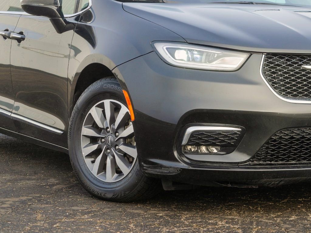 Used 2023 Chrysler Pacifica Limited image 12