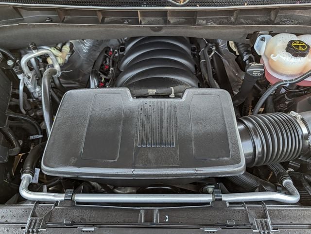 Used 2025 GMC Yukon Denali AWD/4WD image 30