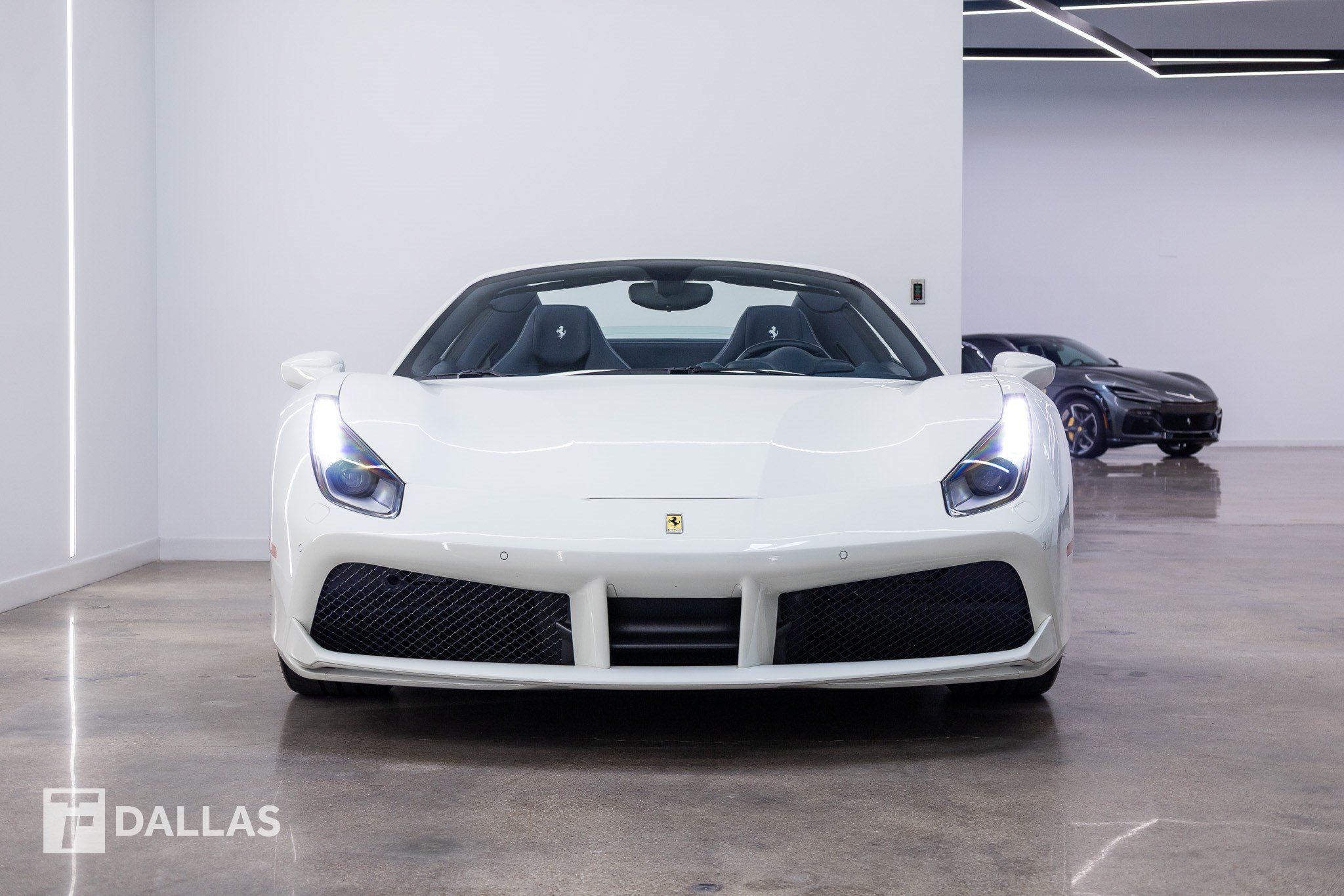 Used 2018 Ferrari 488 Spider RWD image 18