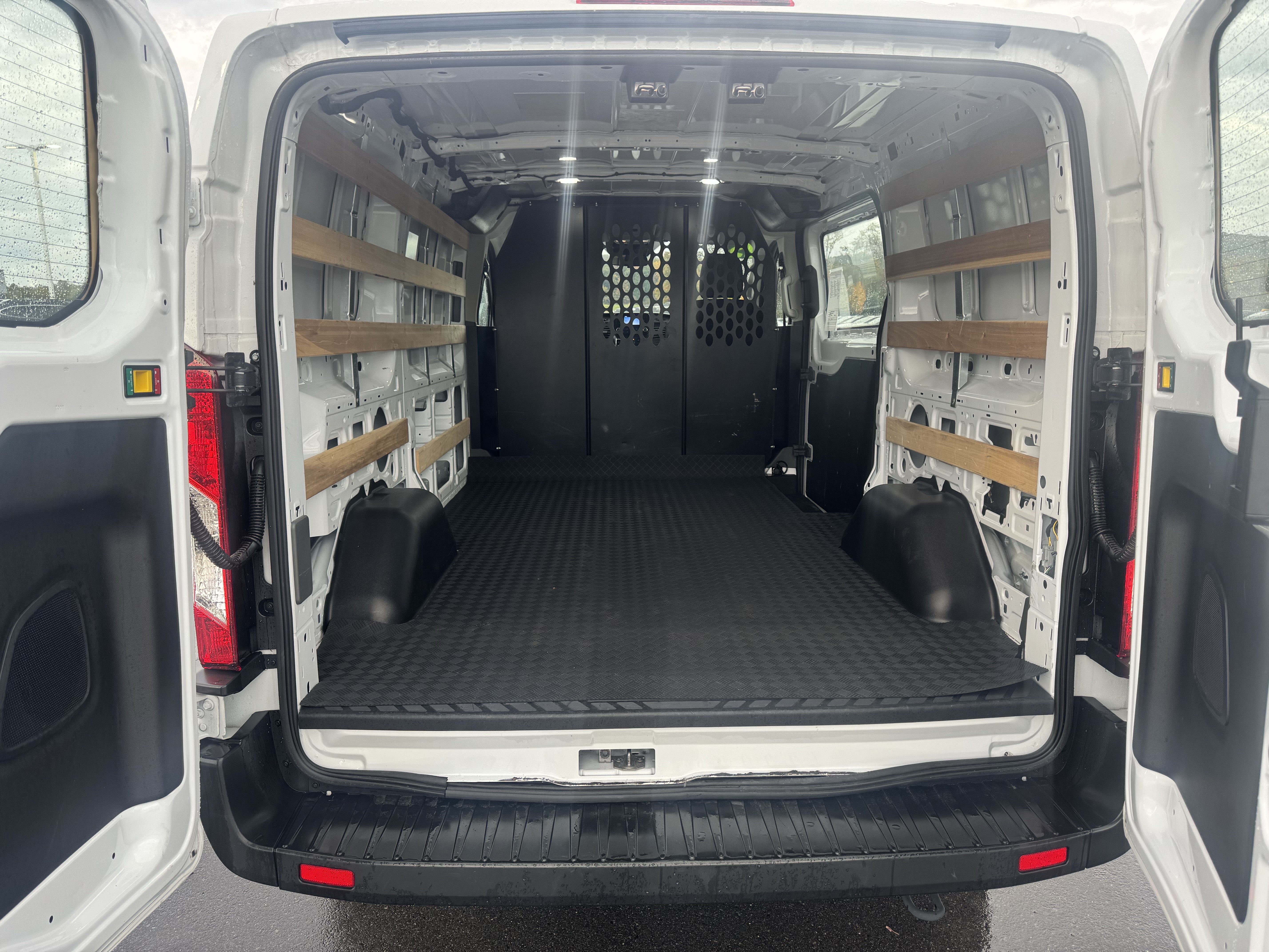 Used 2025 Ford Transit 250 Low Roof w/ Exterior Upgrade Package RWD image 5