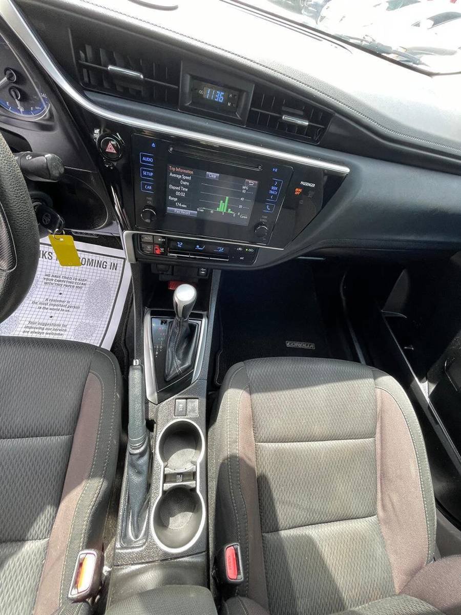 Used 2017 Toyota Corolla LE FWD image 11