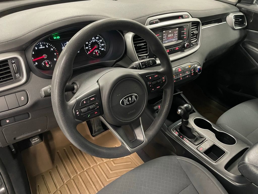 Used 2016 Kia Sorento LX image 10