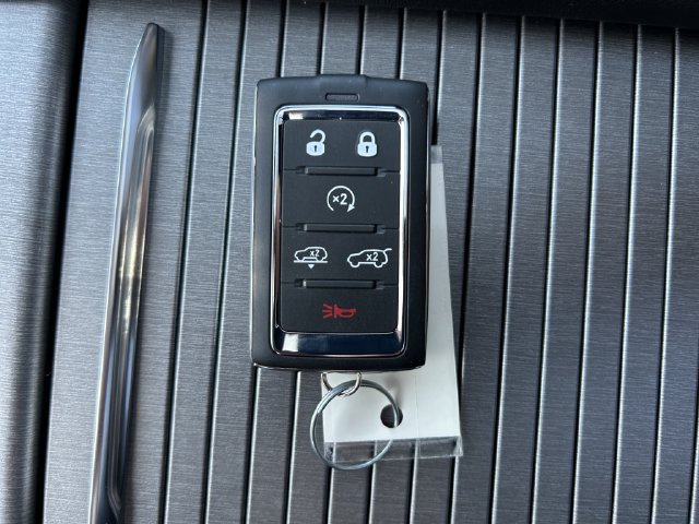 New 2026 Jeep Grand Wagoneer L Limited AWD/4WD image 32