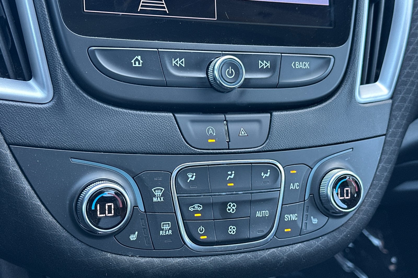 Used 2023 Chevrolet Malibu LT FWD image 19