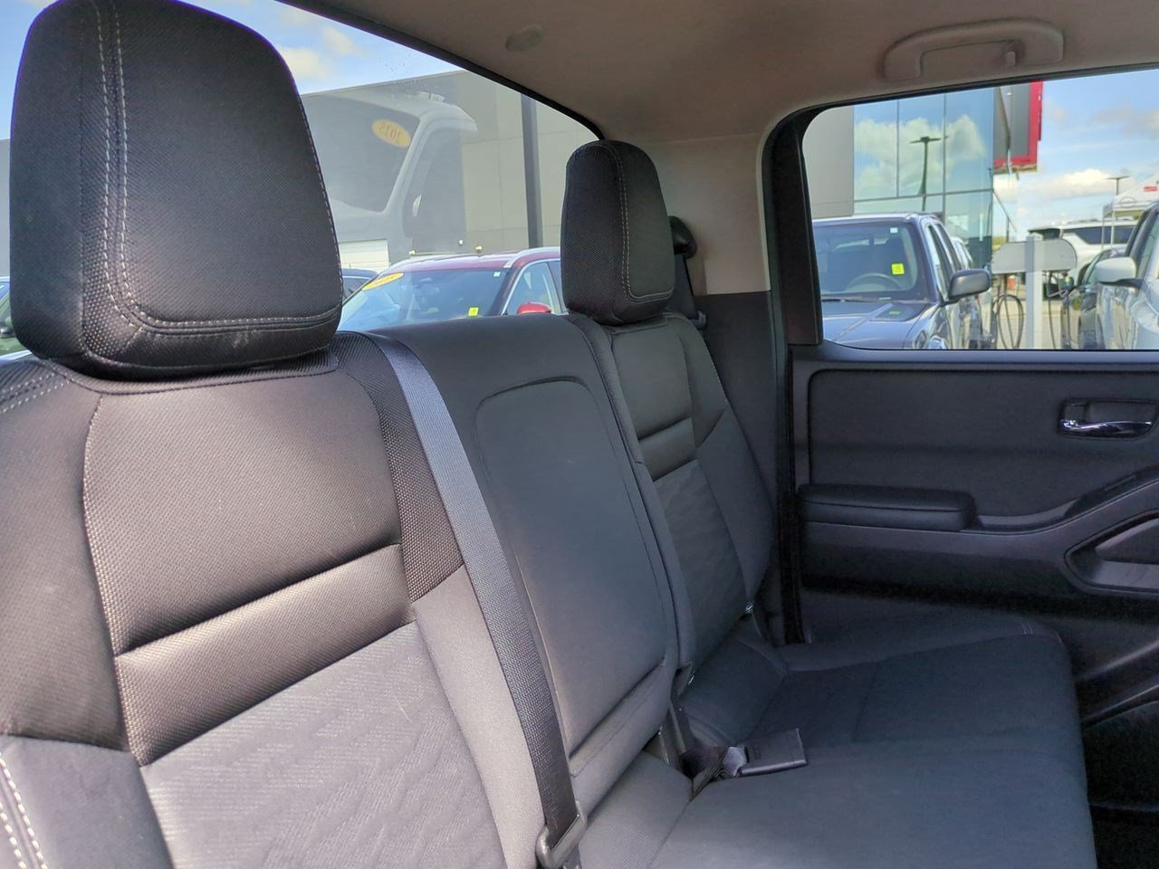 Certified 2023 Nissan Frontier SV AWD/4WD image 36