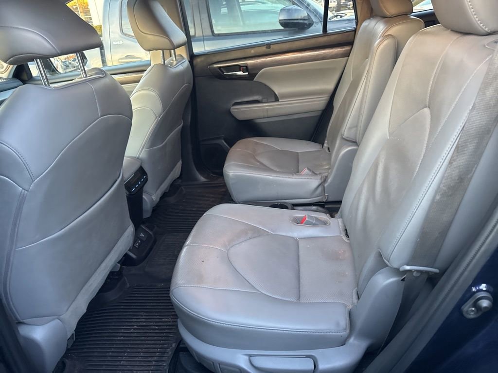 Used 2022 Toyota Highlander Limited image 10
