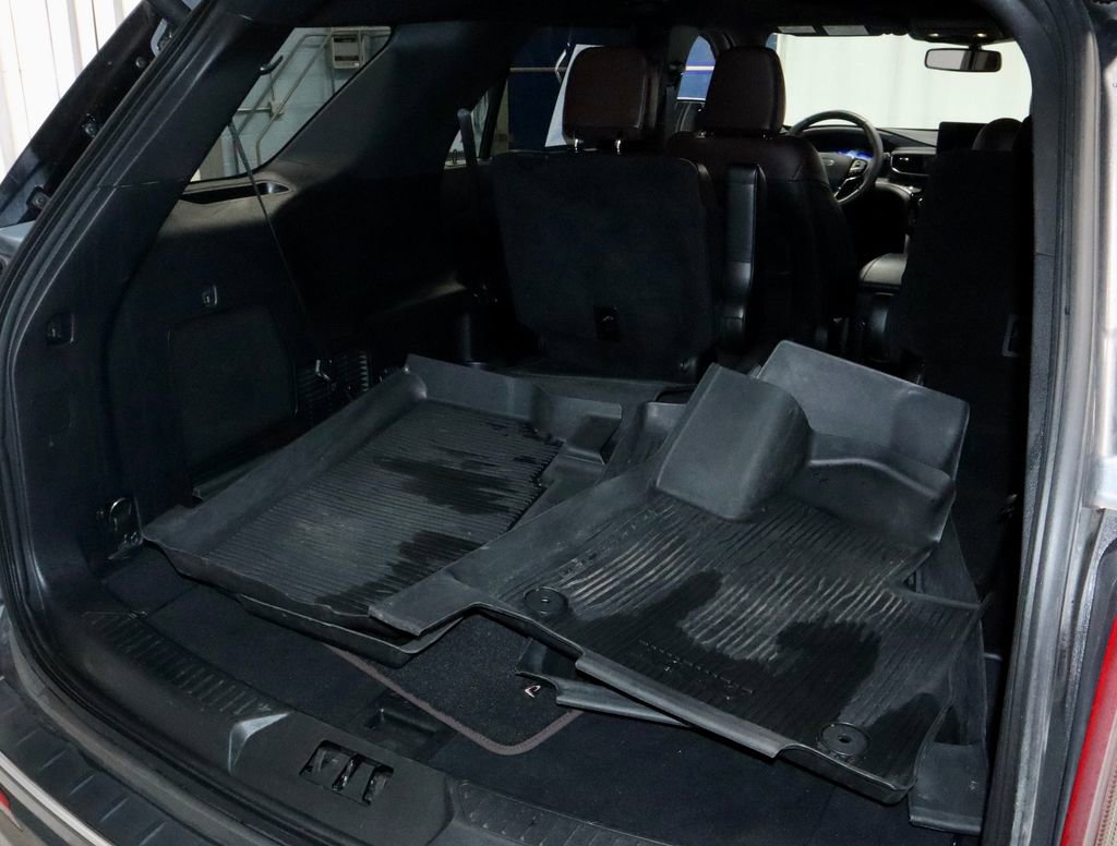 Certified 2022 Ford Explorer Platinum w/ Equipment Group 601A image 16