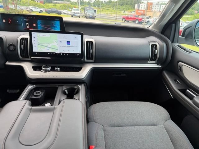 Used 2025 Ford Expedition Max Active RWD image 13