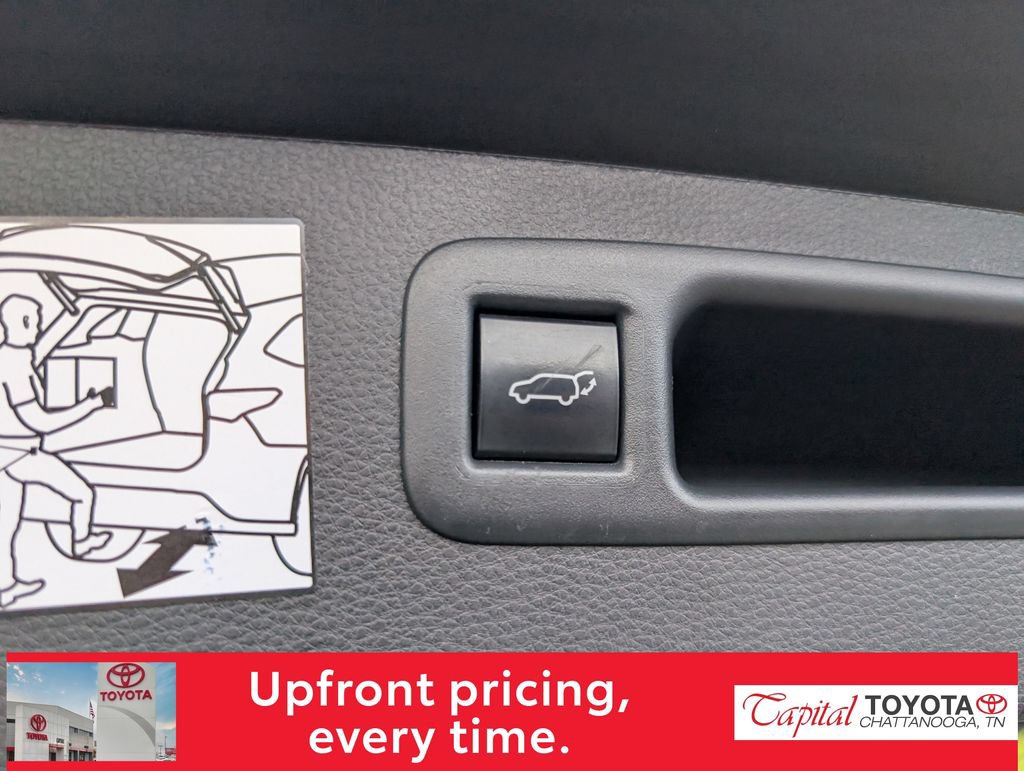 Used 2024 Toyota Highlander Platinum AWD/4WD image 11