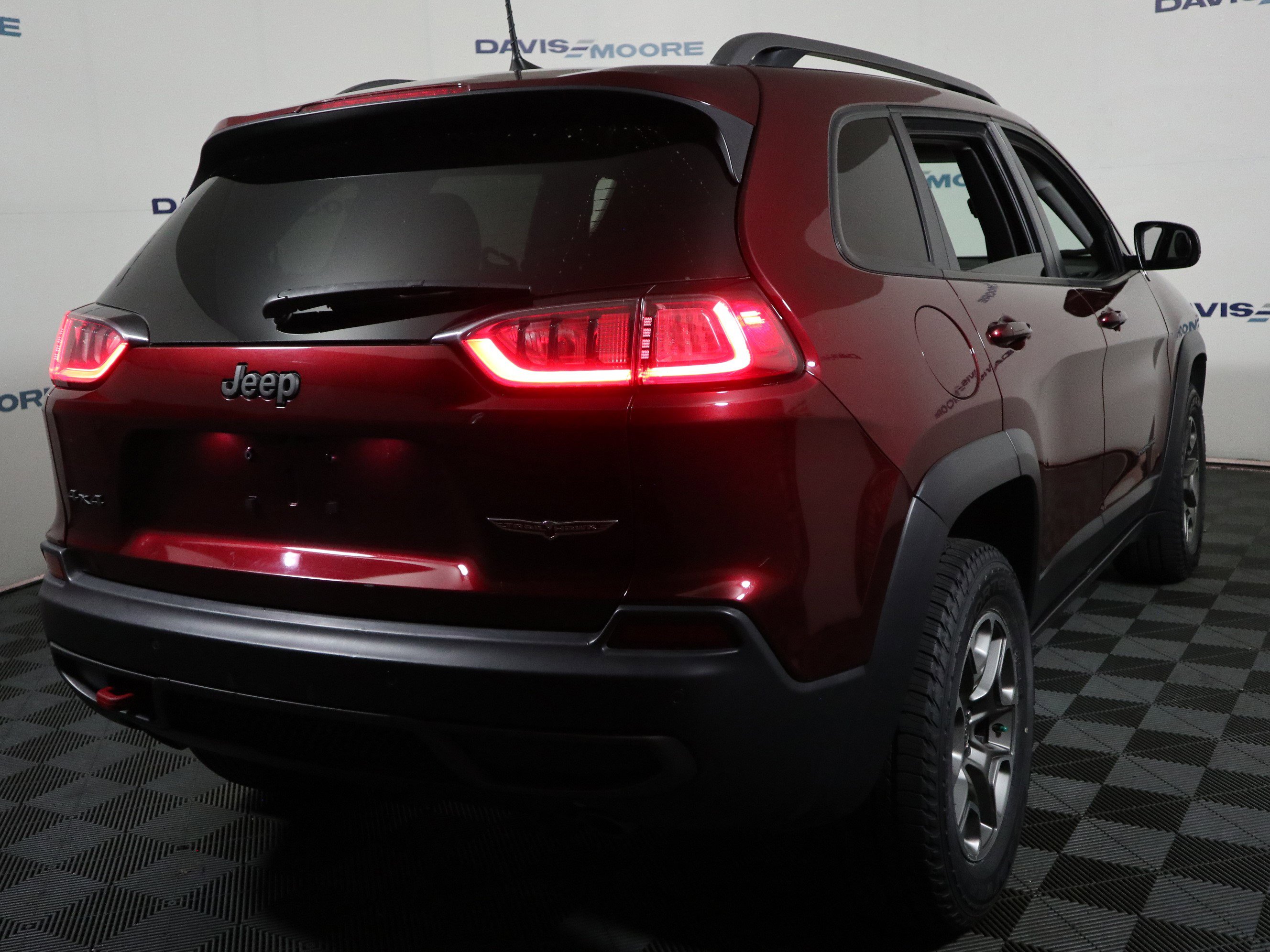 Used 2020 Jeep Cherokee Trailhawk AWD/4WD image 6