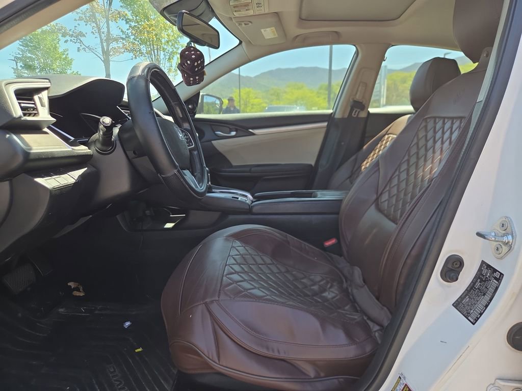 Used 2018 Honda Civic Touring image 6