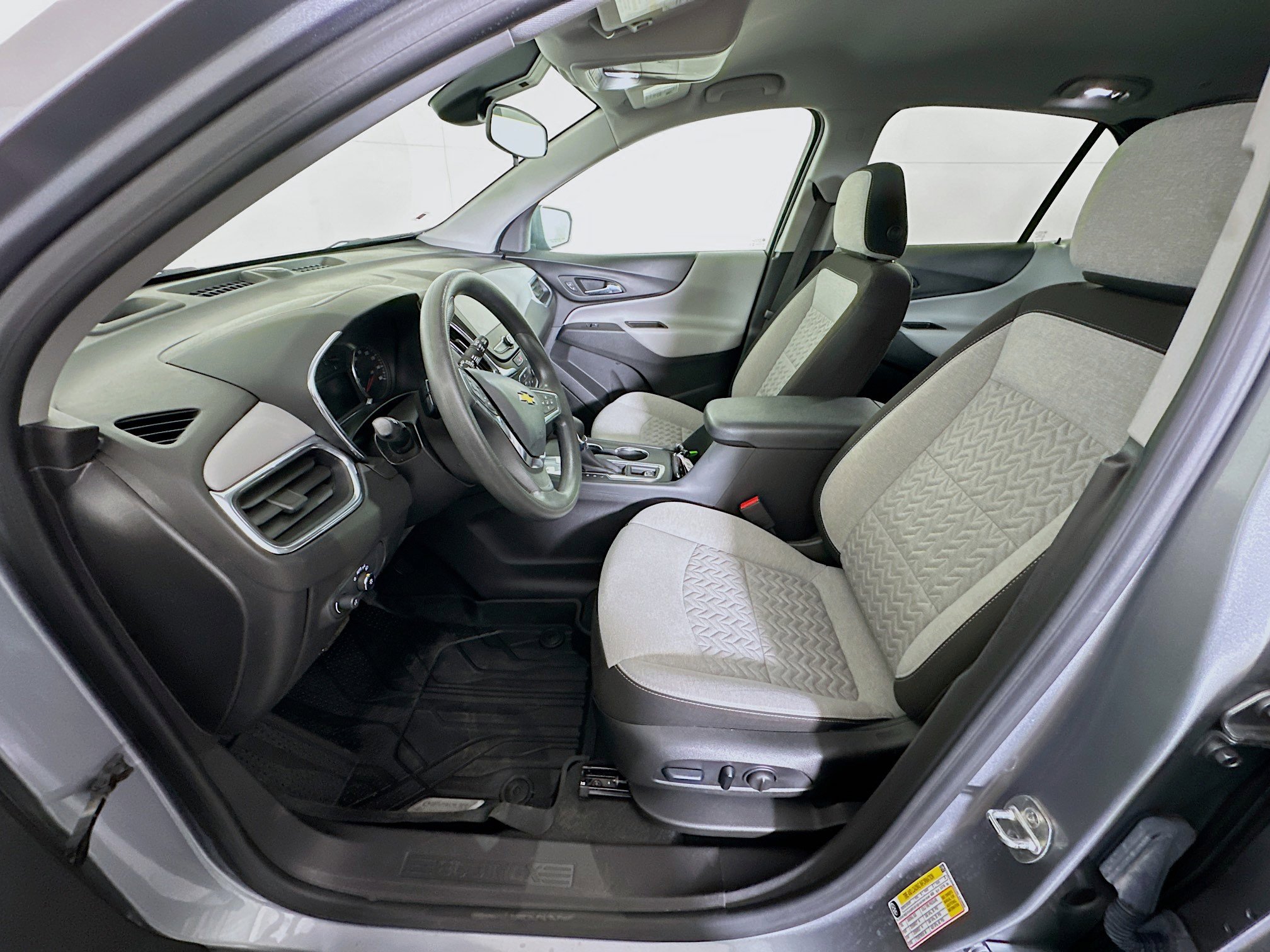 Used 2024 Chevrolet Equinox LS w/ LS Convenience Package image 13