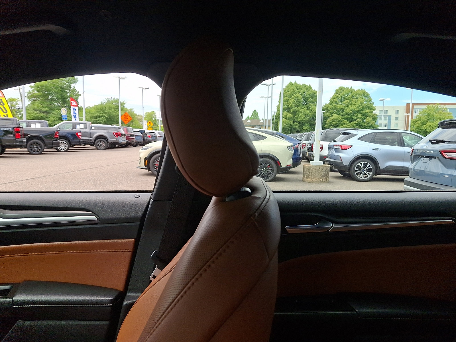 Used 2019 Ford Fusion Energi Titanium FWD image 16