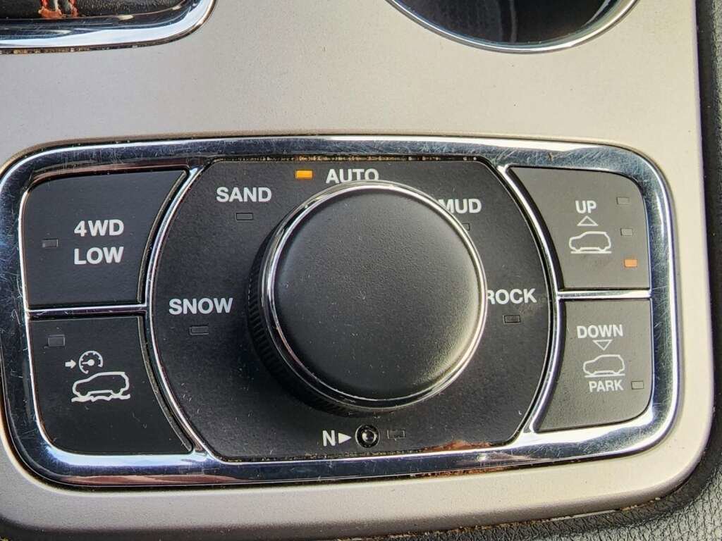 Used 2018 Jeep Grand Cherokee Trailhawk w/ Trailhawk Luxury Group image 6