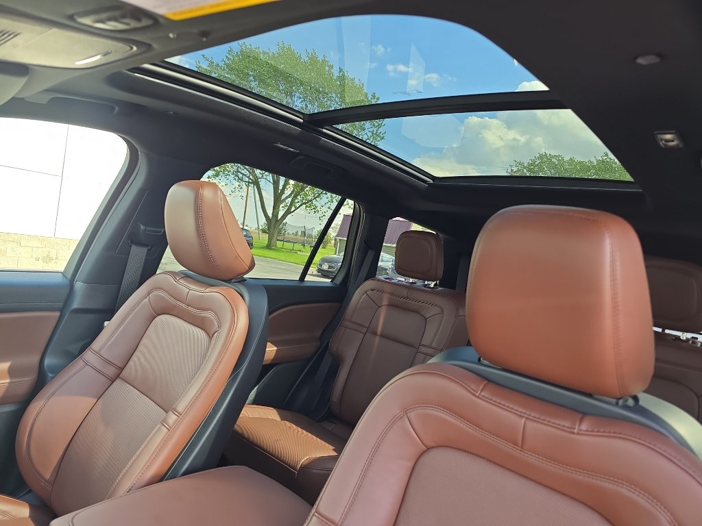 Used 2025 Lincoln Aviator Reserve w/ Jet Appearance Package AWD/4WD image 14