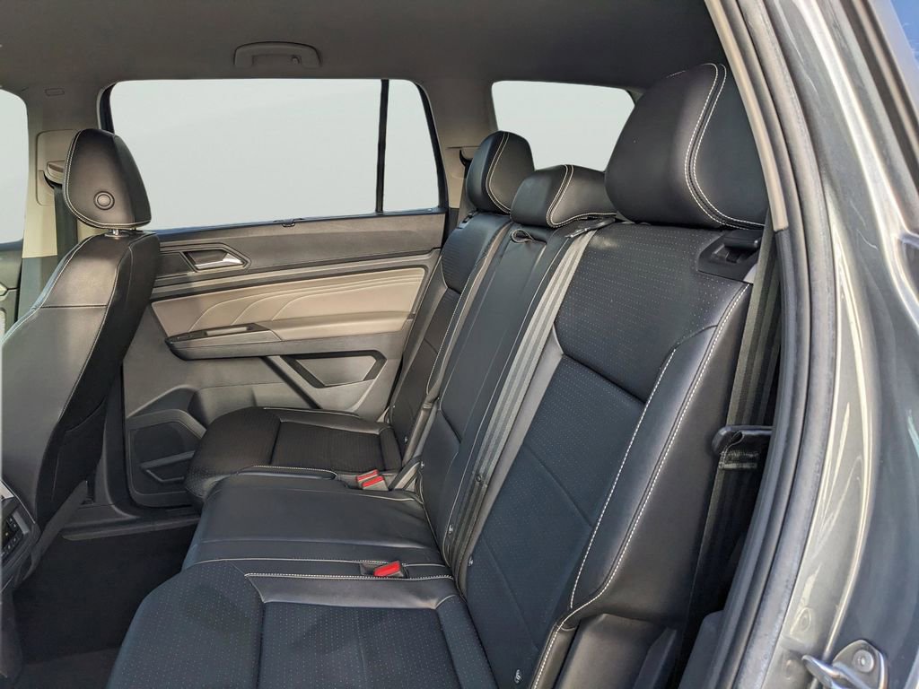 Used 2023 Volkswagen Atlas SE w/ Black Wheel Package FWD image 17