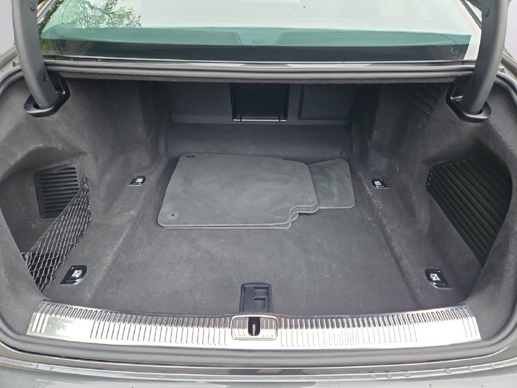 Certified 2023 Audi S8 AWD/4WD image 38