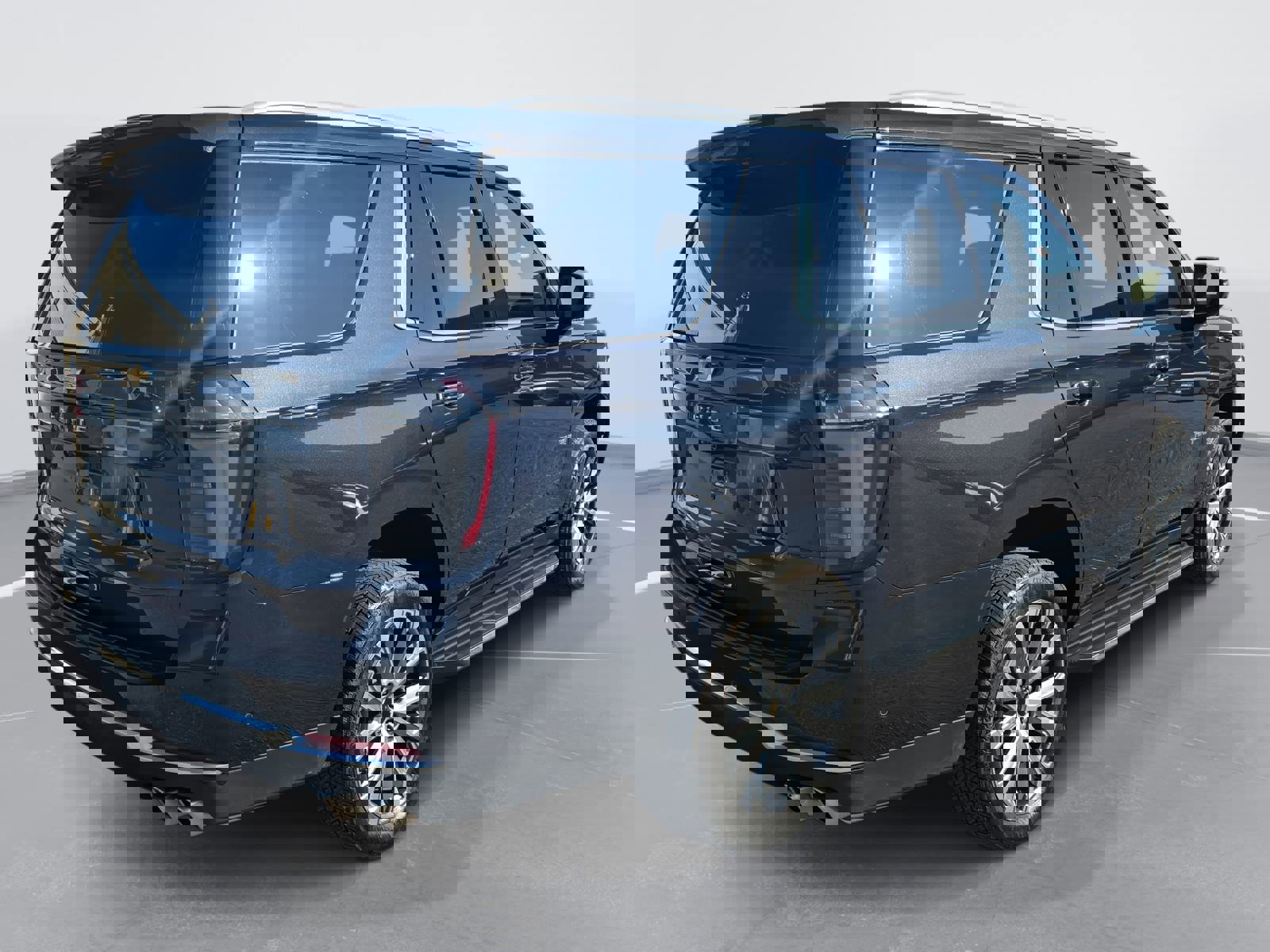 Used 2025 Chevrolet Tahoe High Country image 5