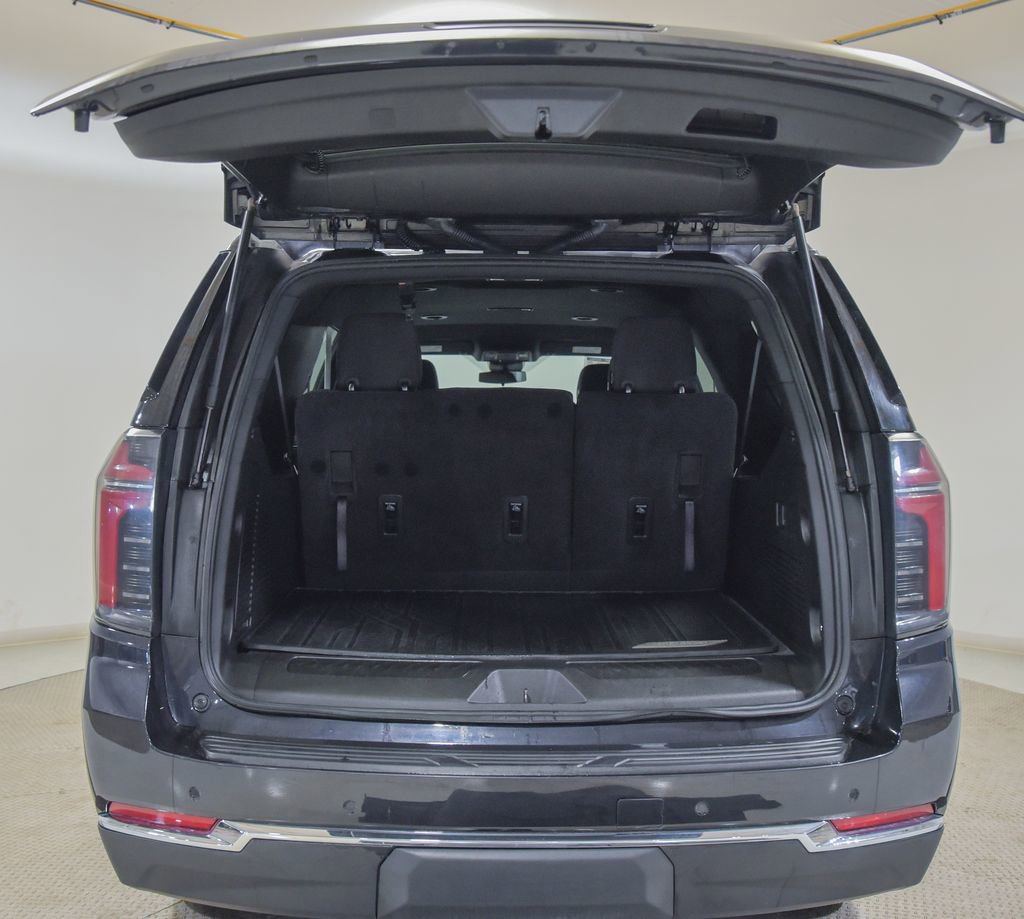 Used 2025 Chevrolet Suburban LS AWD/4WD image 17