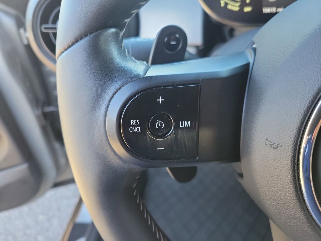 Used 2023 MINI Cooper S image 29