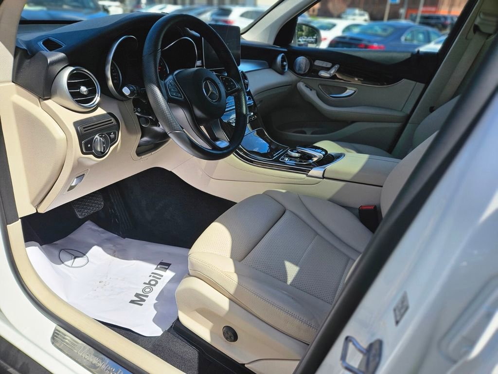 Used 2018 Mercedes-Benz GLC 300 4MATIC image 17