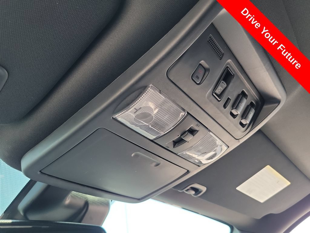 Used 2021 Nissan Titan PRO-4X w/ Pro-4x Convenience Package AWD/4WD image 15