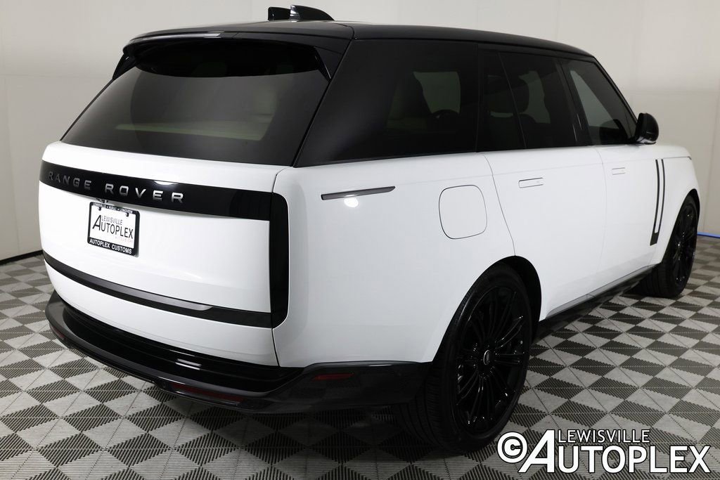 Used 2025 Land Rover Range Rover SE image 5