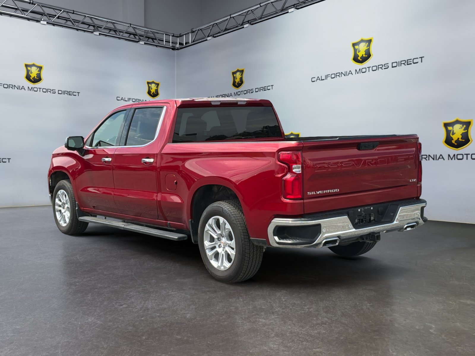 Used 2023 Chevrolet Silverado 1500 LTZ w/ Z71 Off-Road Package AWD/4WD image 3