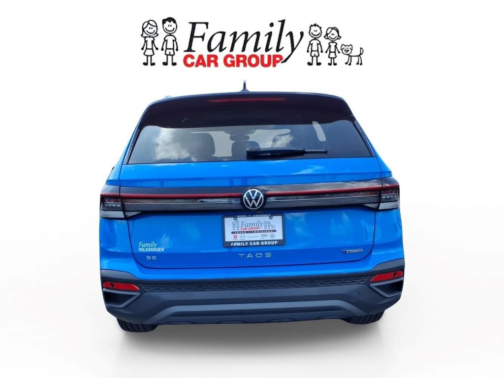 Certified 2025 Volkswagen Taos SE AWD/4WD image 3