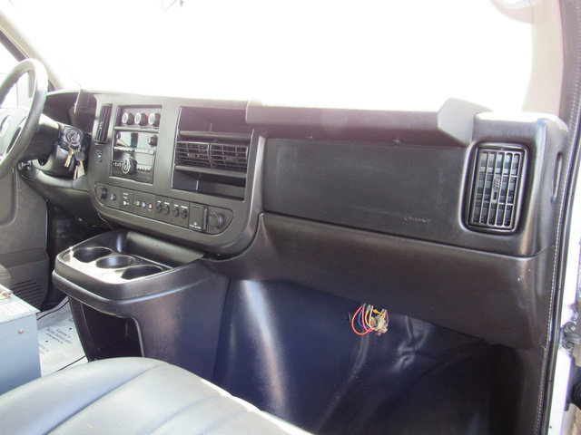 Used 2015 Chevrolet Express 2500 RWD image 15
