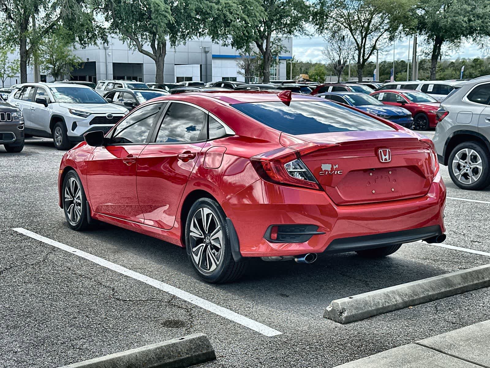 Used 2018 Honda Civic EX-L image 6