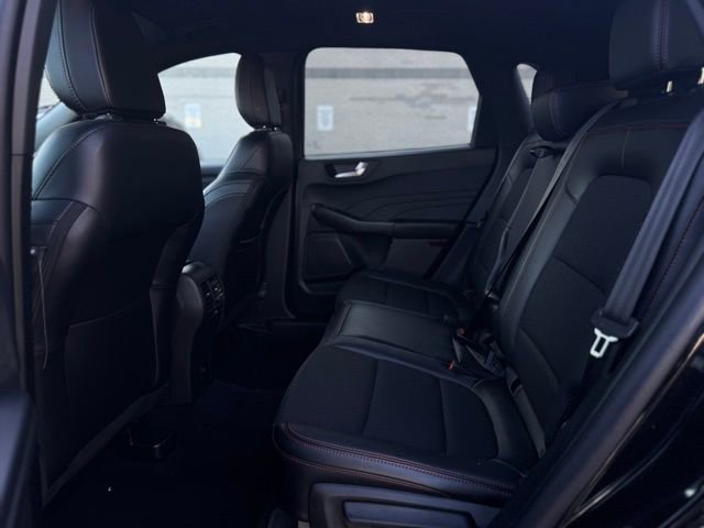 Used 2025 Ford Escape ST-Line image 18