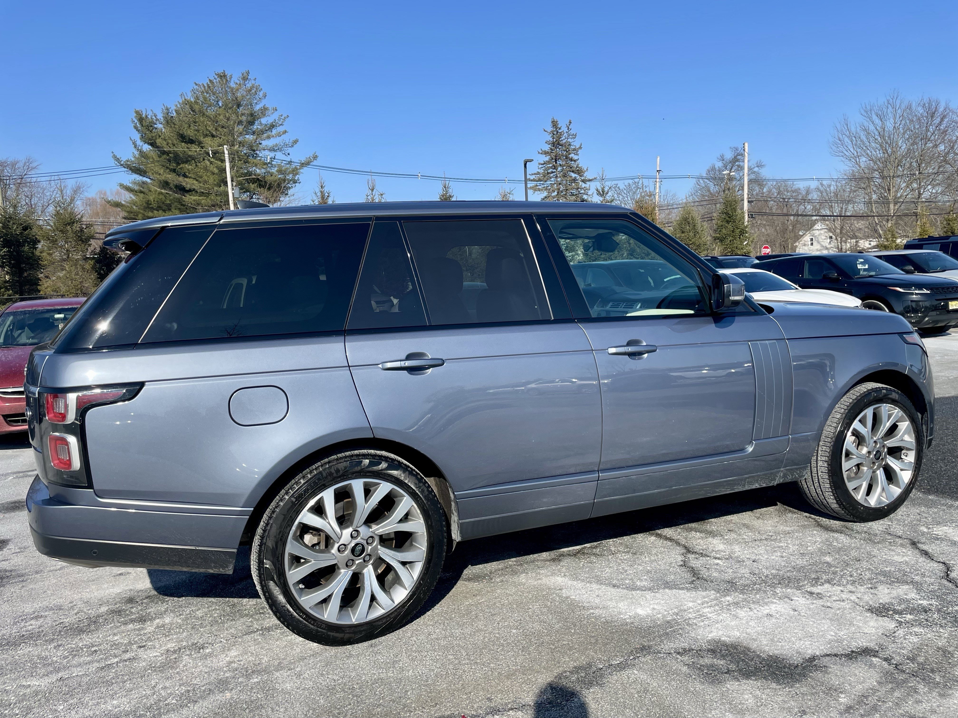 Used 2020 Land Rover Range Rover HSE image 7