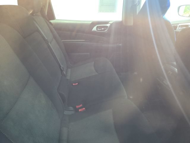 Used 2020 Nissan Pathfinder S AWD/4WD image 5