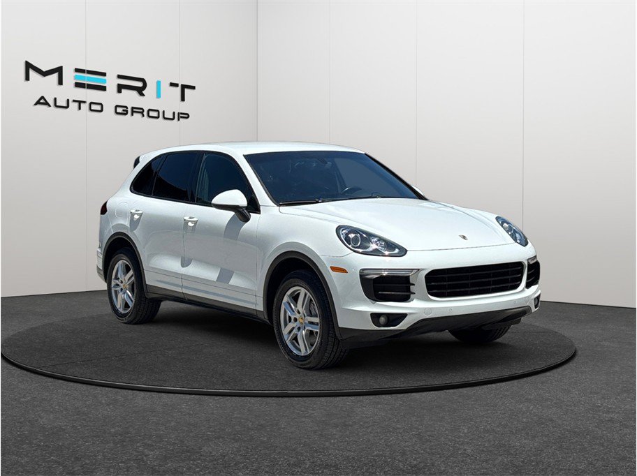 Used 2018 Porsche Cayenne AWD/4WD image 1