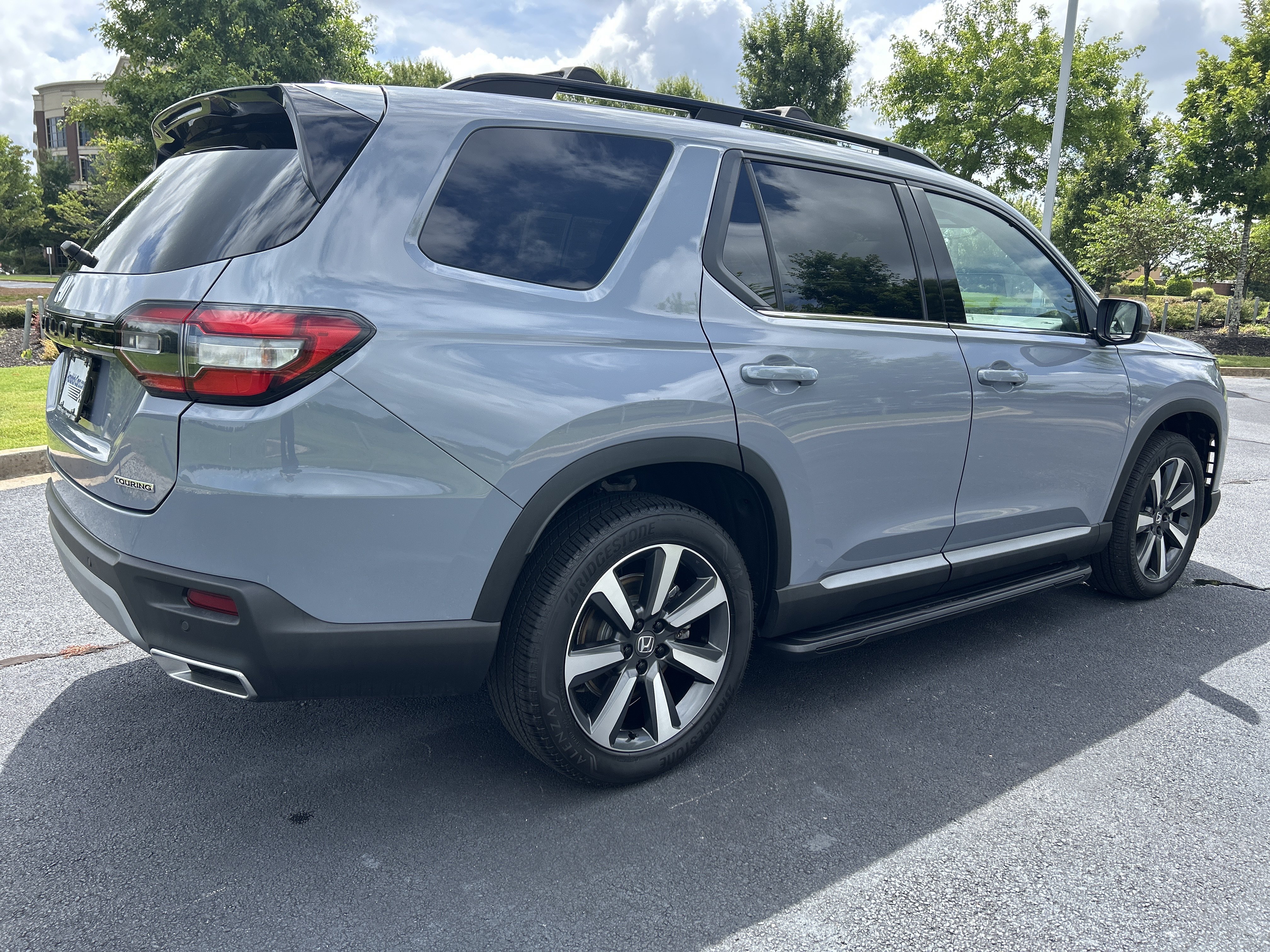 Used 2025 Honda Pilot Touring image 9