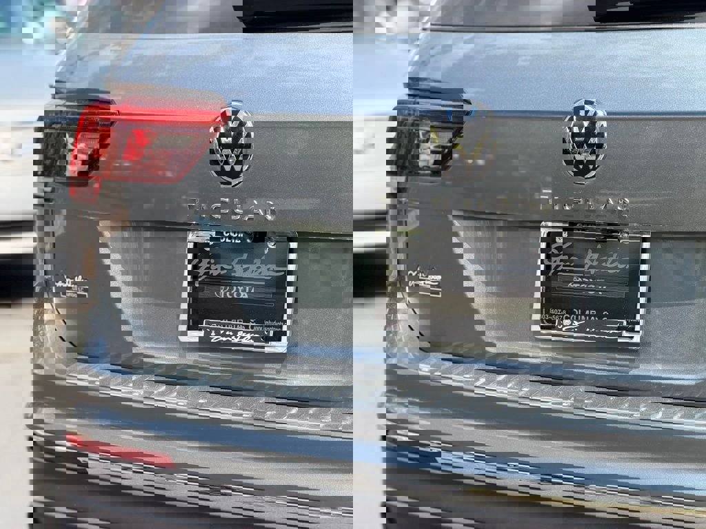 Used 2024 Volkswagen Tiguan Wolfsburg Edition image 15