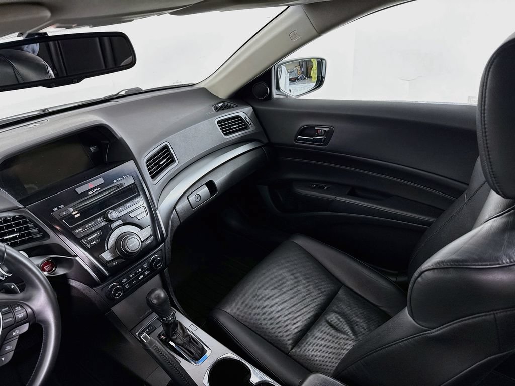 Used 2014 Acura ILX w/ Technology Package FWD image 25