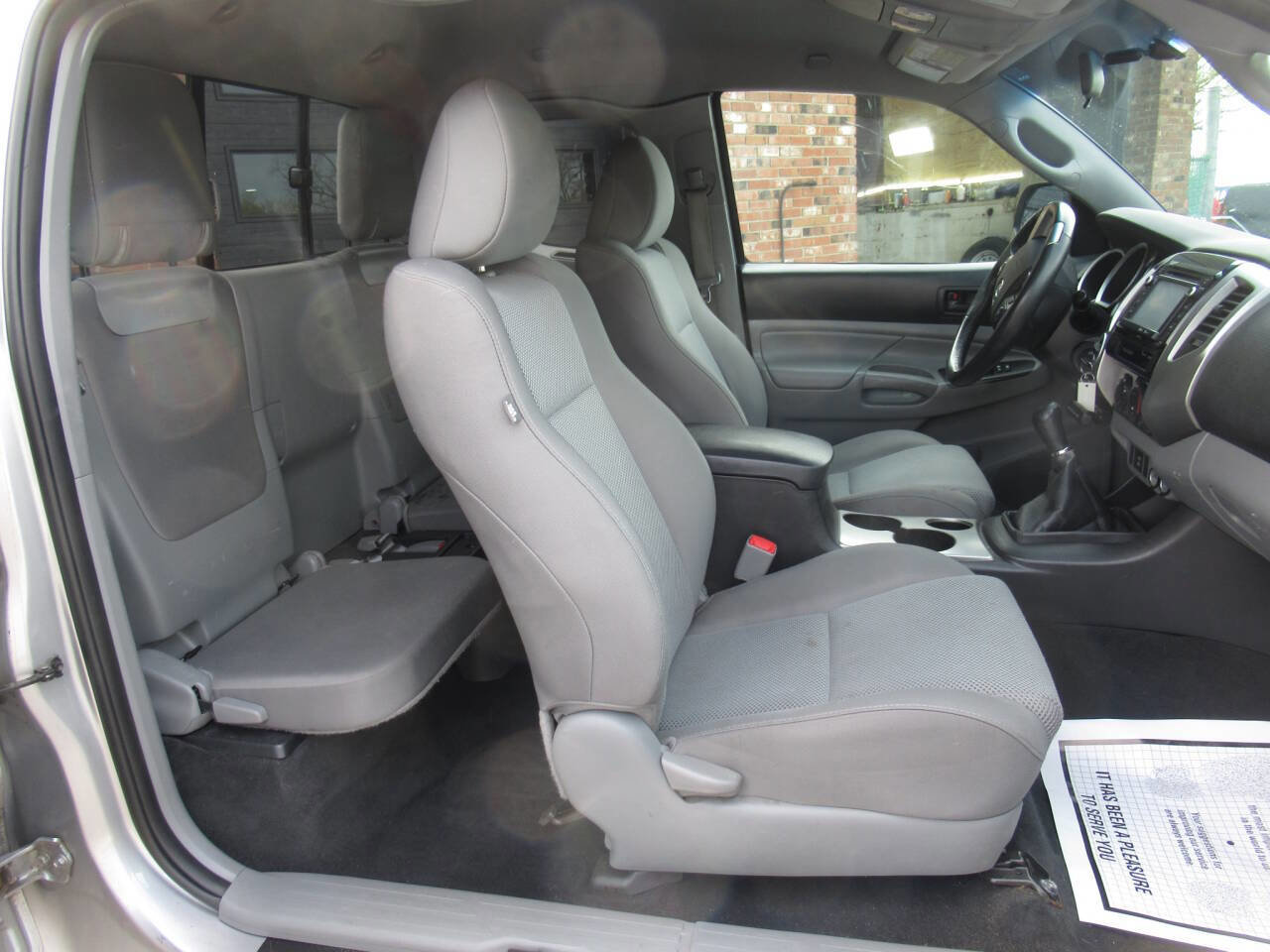 Used 2015 Toyota Tacoma 4x4 Access Cab V6 w/ TRD Sport Package image 10