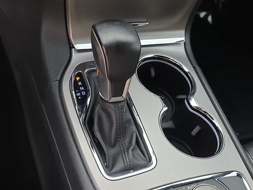 Used 2020 Jeep Grand Cherokee Limited w/ Premium Lighting Group AWD/4WD image 23