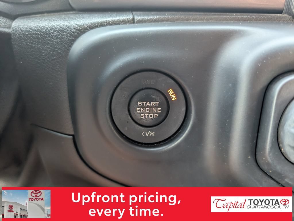 Used 2019 Jeep Wrangler Unlimited Sahara AWD/4WD image 19