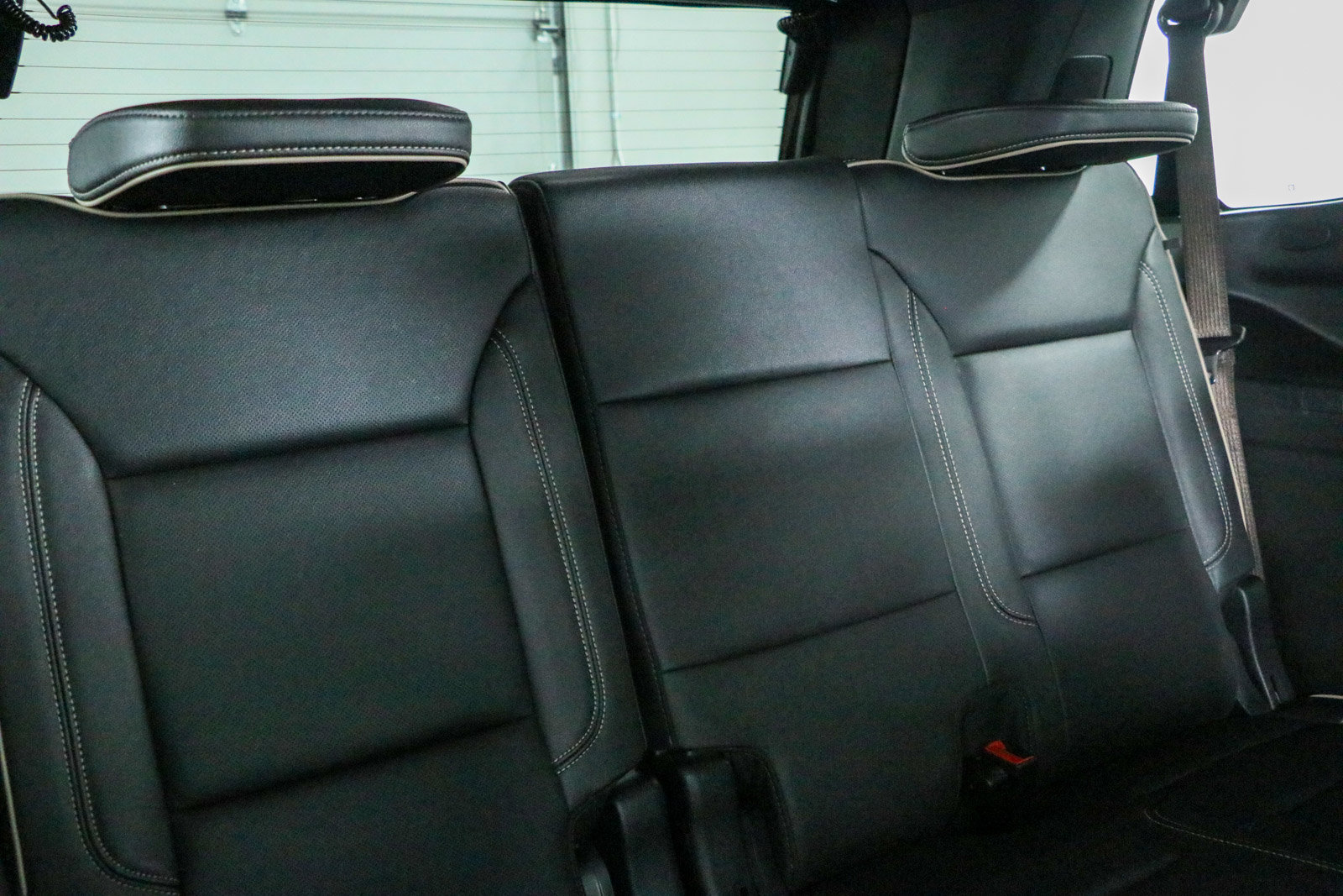 Used 2025 GMC Yukon Elevation w/ LPO, Elevation Black Package AWD/4WD image 34