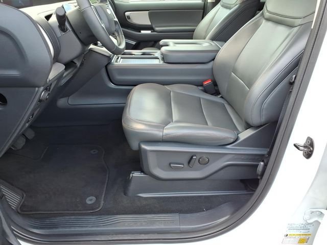 Used 2025 Ford Expedition Max Active AWD/4WD image 14