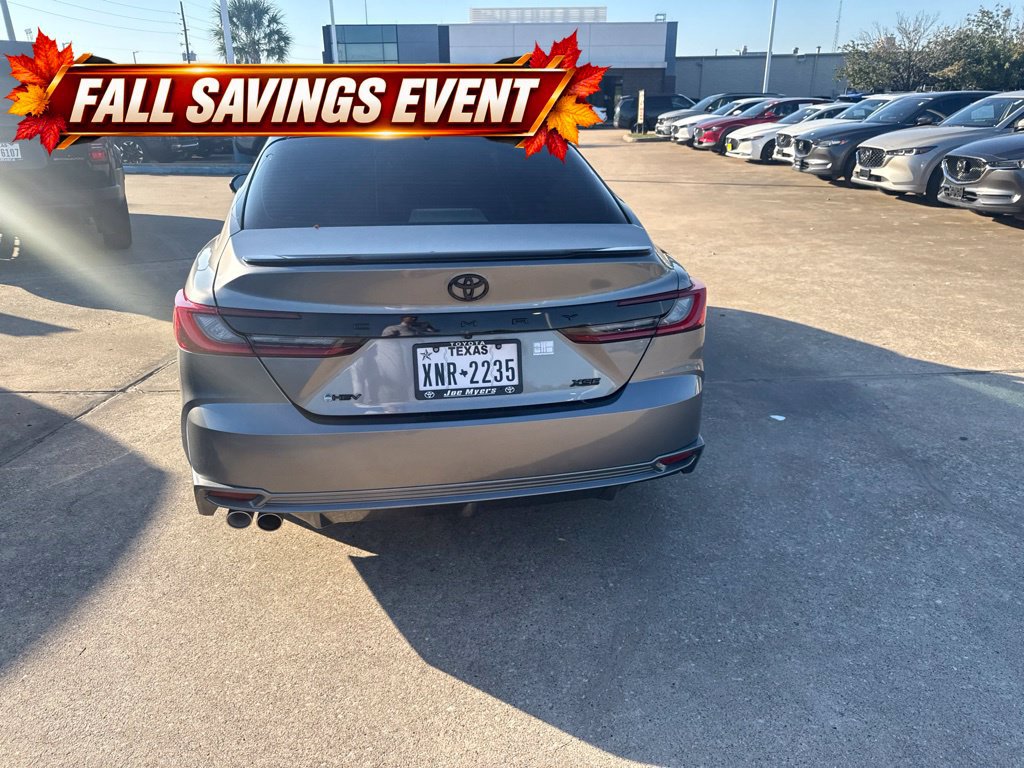 Used 2025 Toyota Camry XSE FWD image 4