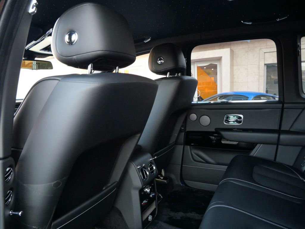 Certified 2023 Rolls-Royce Cullinan AWD/4WD image 28